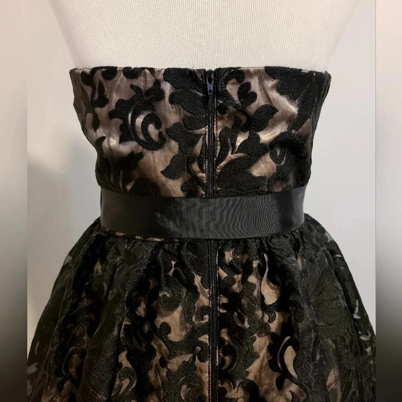 La Scala strapless high low dress with bow - Picture 5 of 6